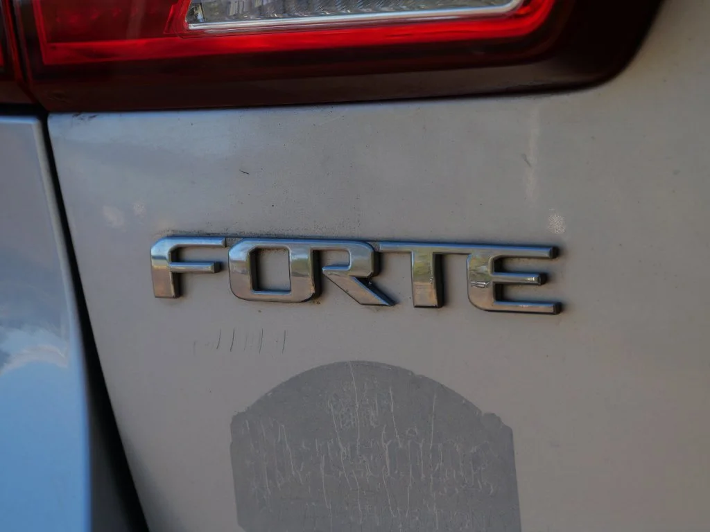 Used 2013 Silver Kia EX image 8