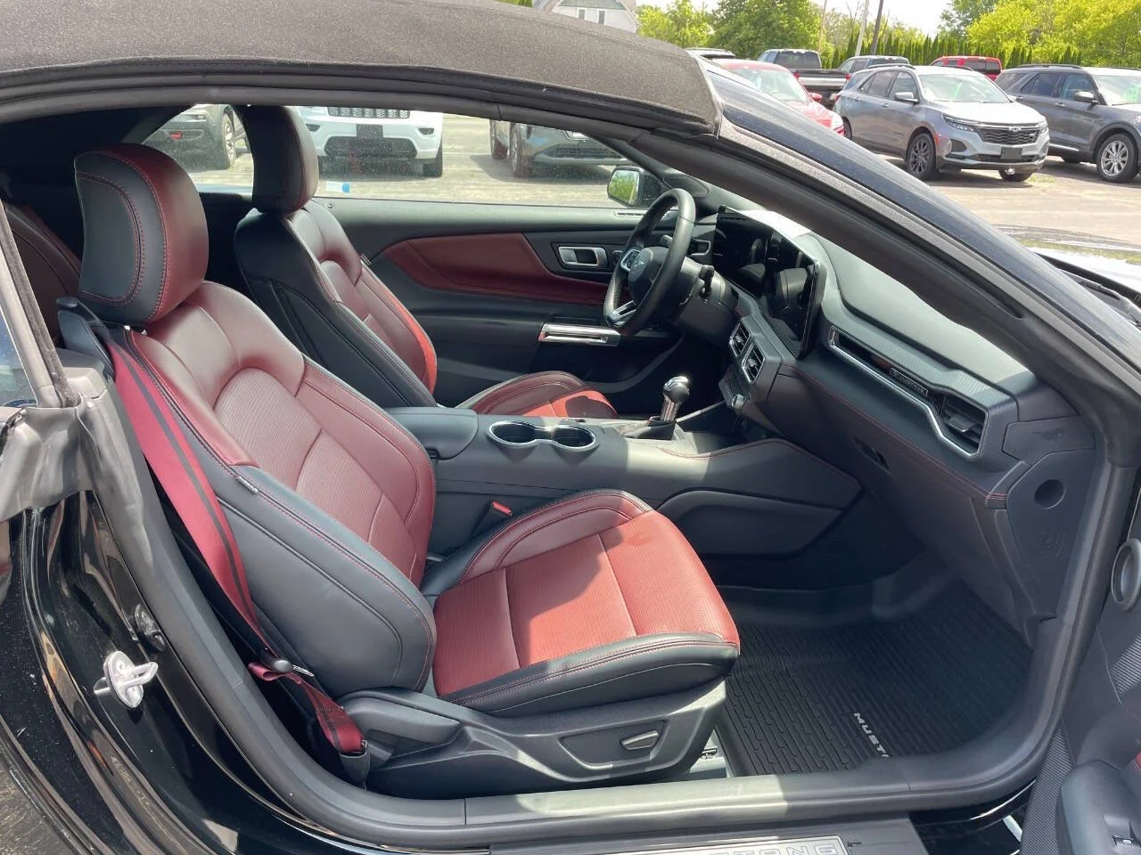 2025 Ford Mustang EcoBoost Premium - Photo 8