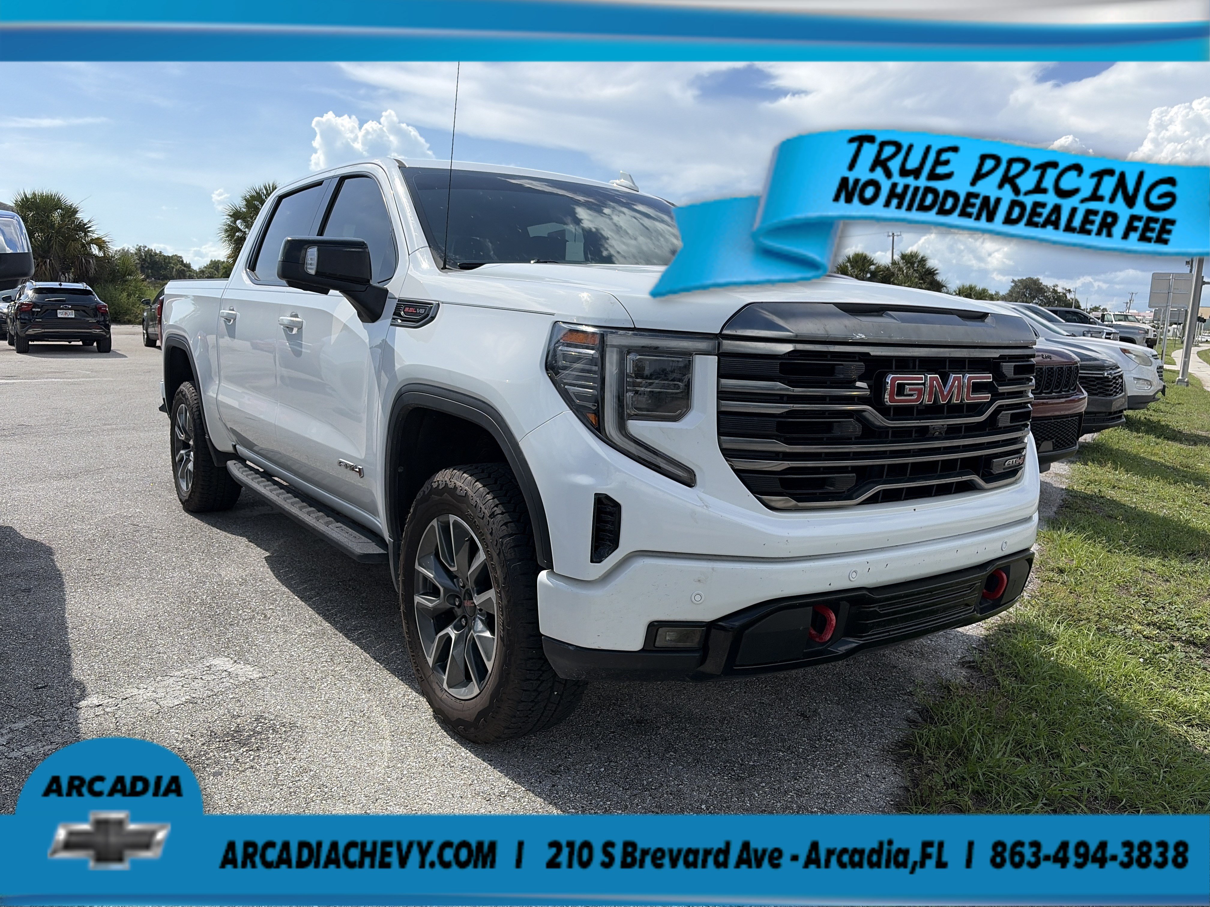 Used 2022 Summit White GMC AT4 image 4