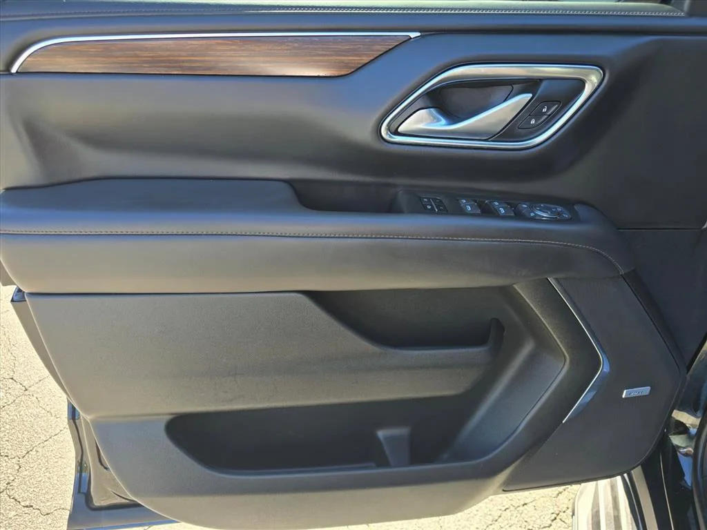 Used 2022 BLACK Chevrolet High Country image 13