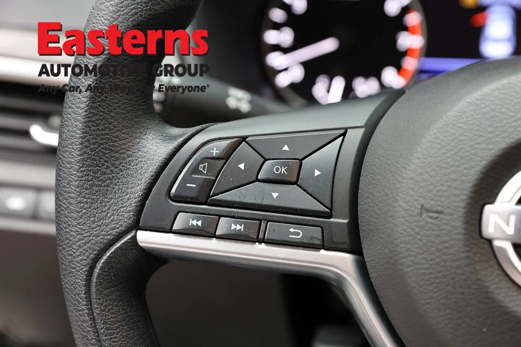 Used 2023 Black Nissan 2.5 SV image 15