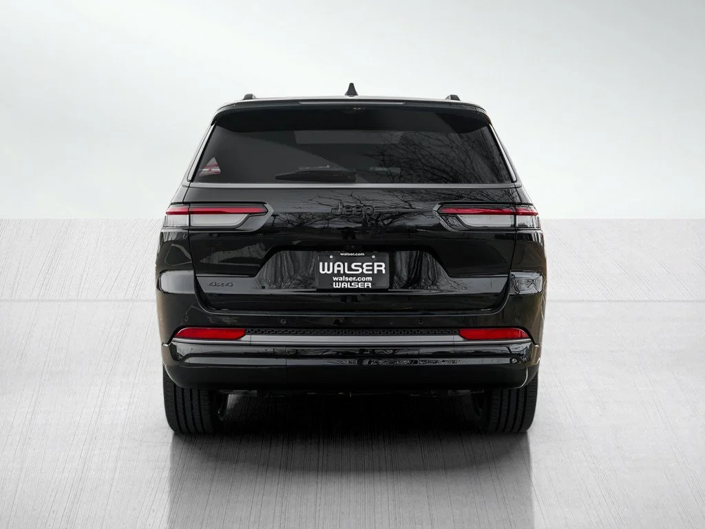 New 2026 Diamond Black Crystal Pearlcoat Jeep Limited Reserve image 5