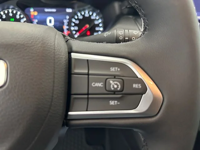 New 2026 Red Hot Pearlcoat Jeep Latitude image 26