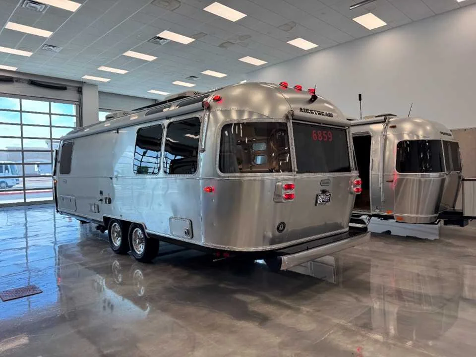 Used 2024 SILVER AIRSTREAM  image 3