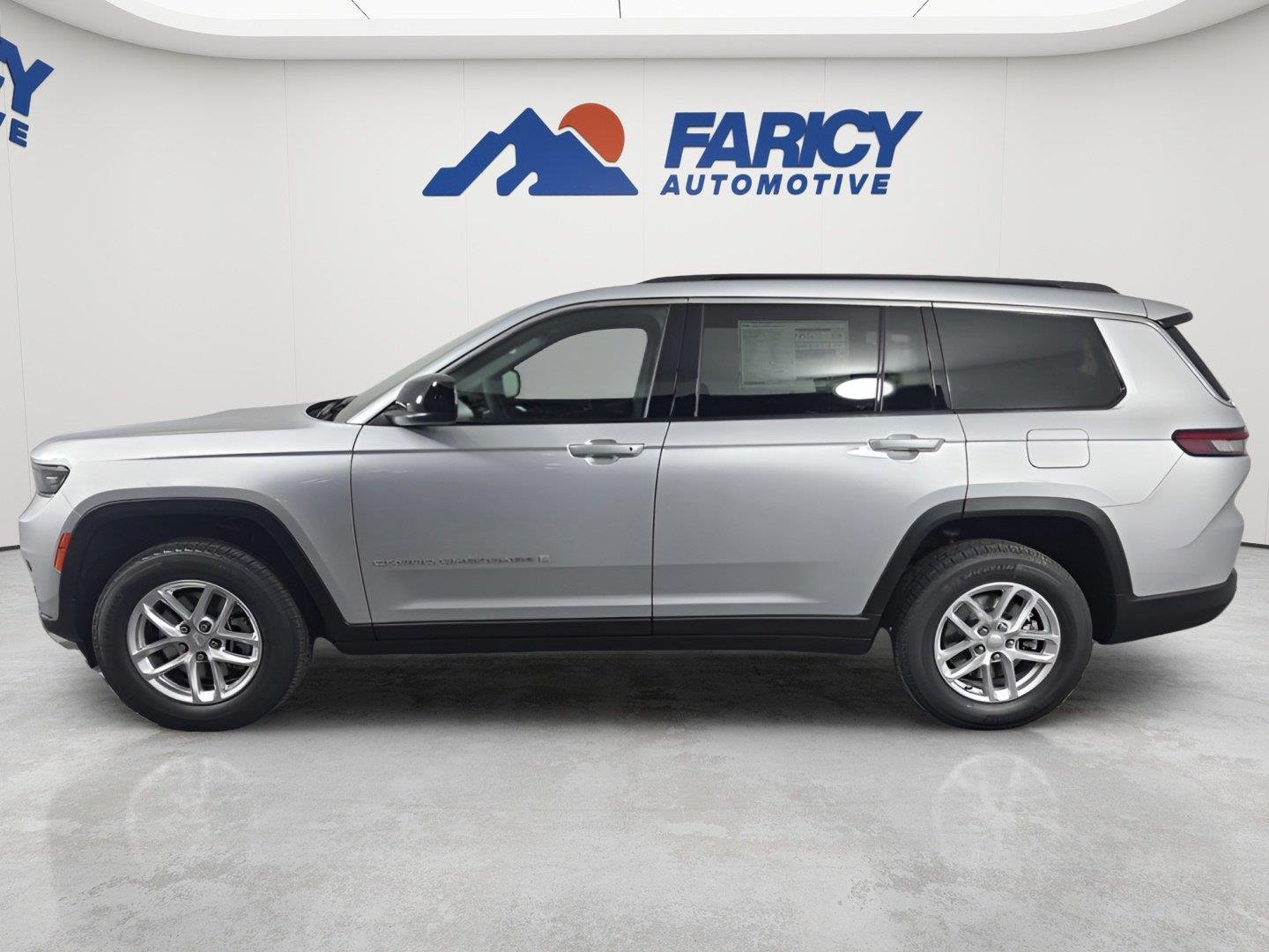 2025 Jeep Grand Cherokee L Laredo - Photo 2
