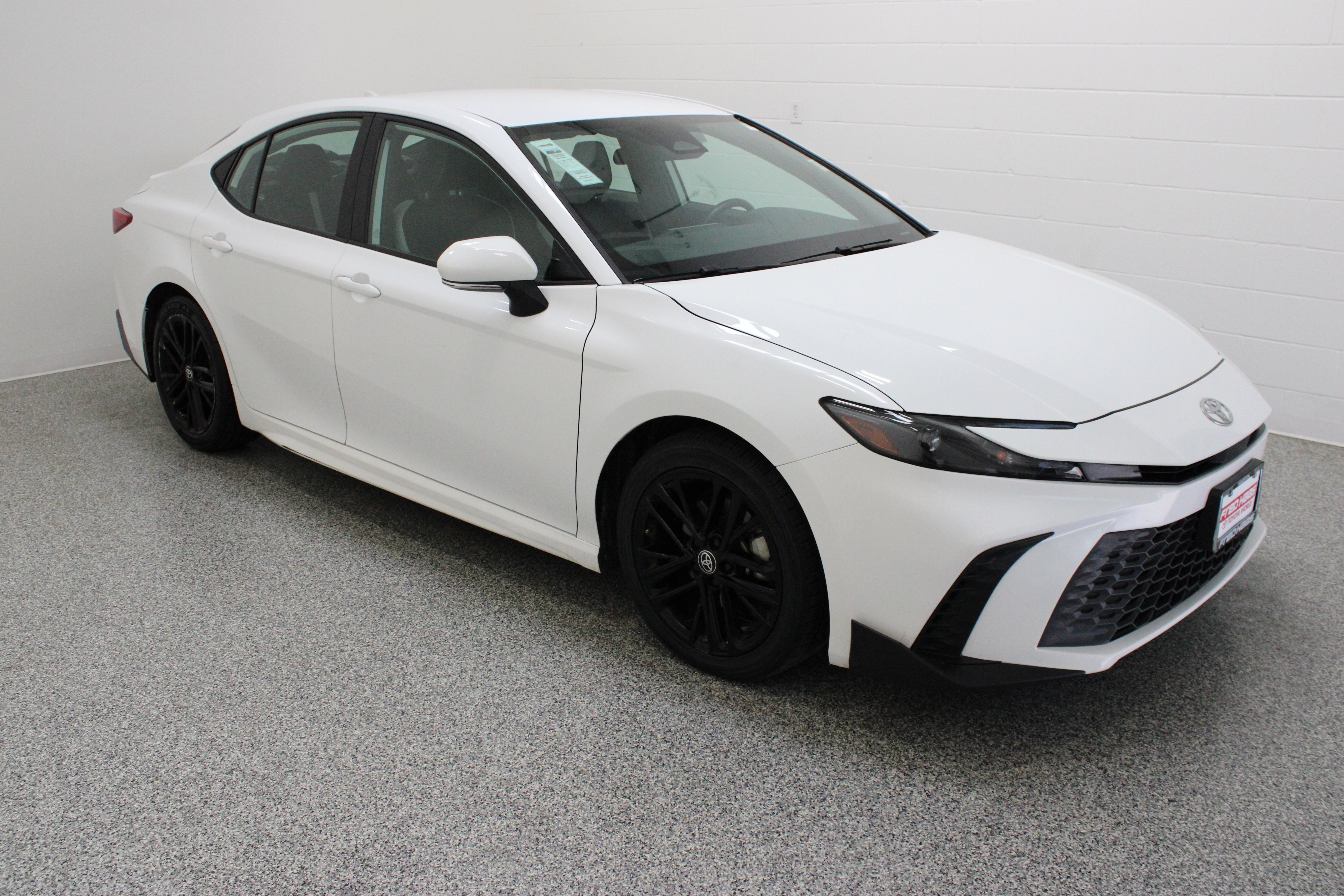 Used 2025 BLIZZARD PEARL Toyota SE image 4