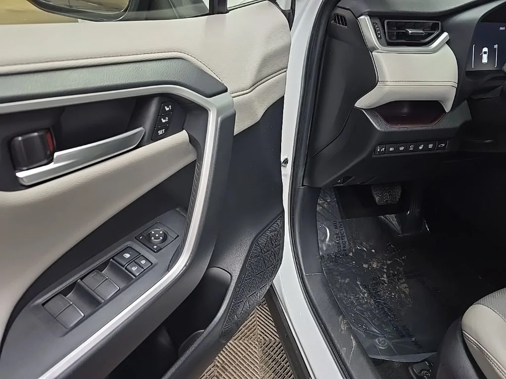 2024 Toyota RAV4 Limited - Photo 29