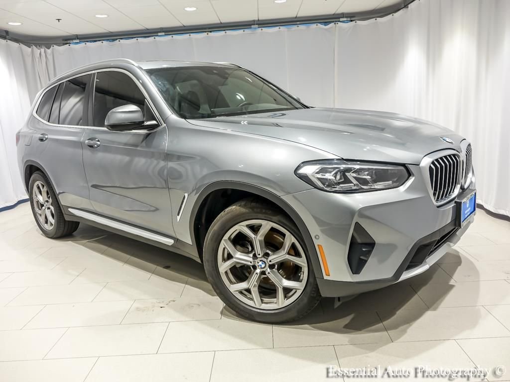 Used 2023 Gray Metallic BMW xDrive30i image 2