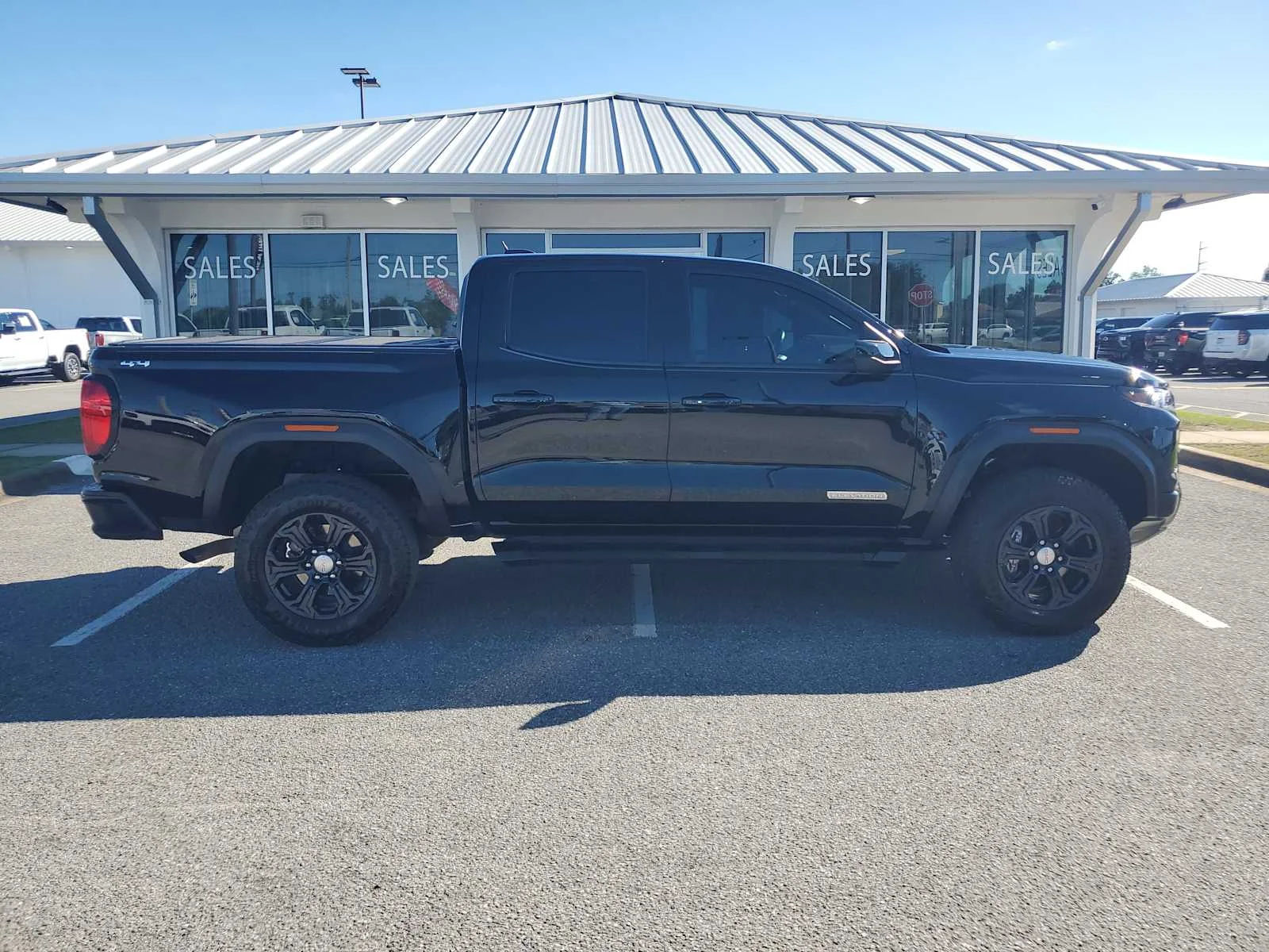 Used 2024 Onyx Black GMC Elevation image 8