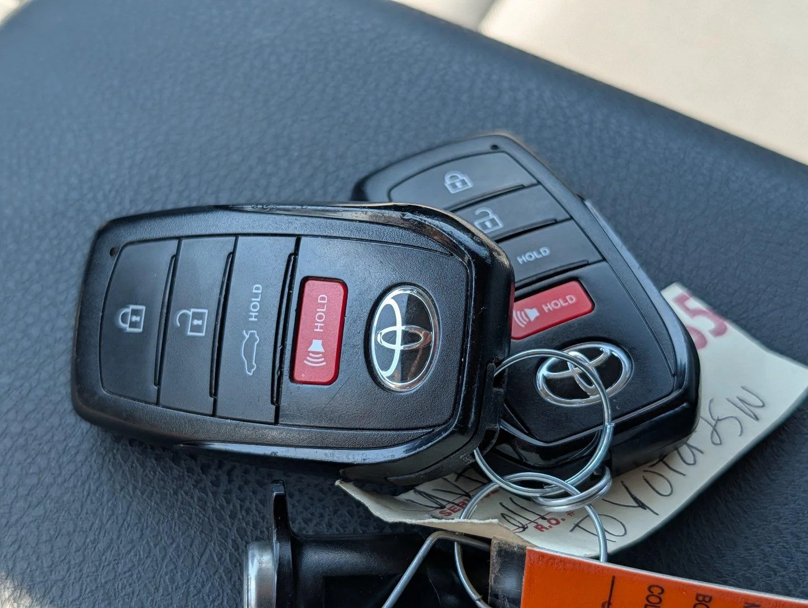 Used 2025 Ice Cap Toyota LE image 22