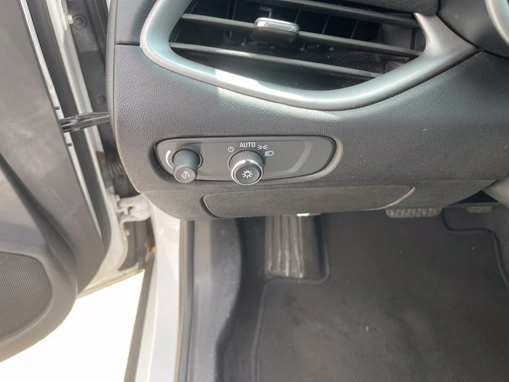 Used 2023 Summit White Chevrolet LT image 13