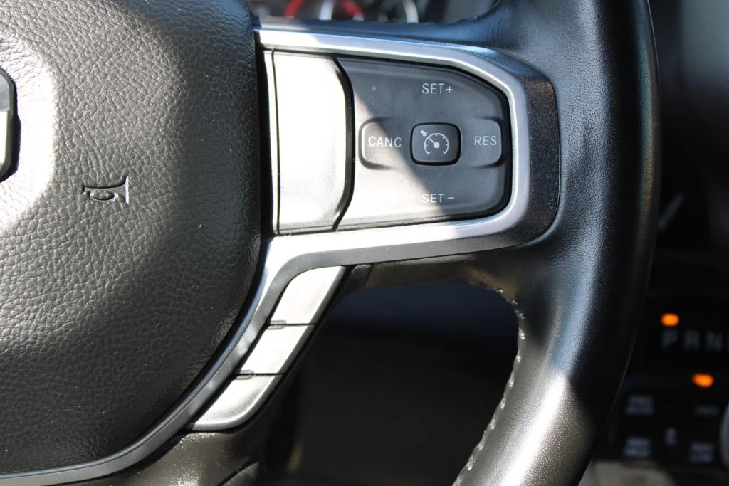 Used 2022 Silver Ram Laramie image 26
