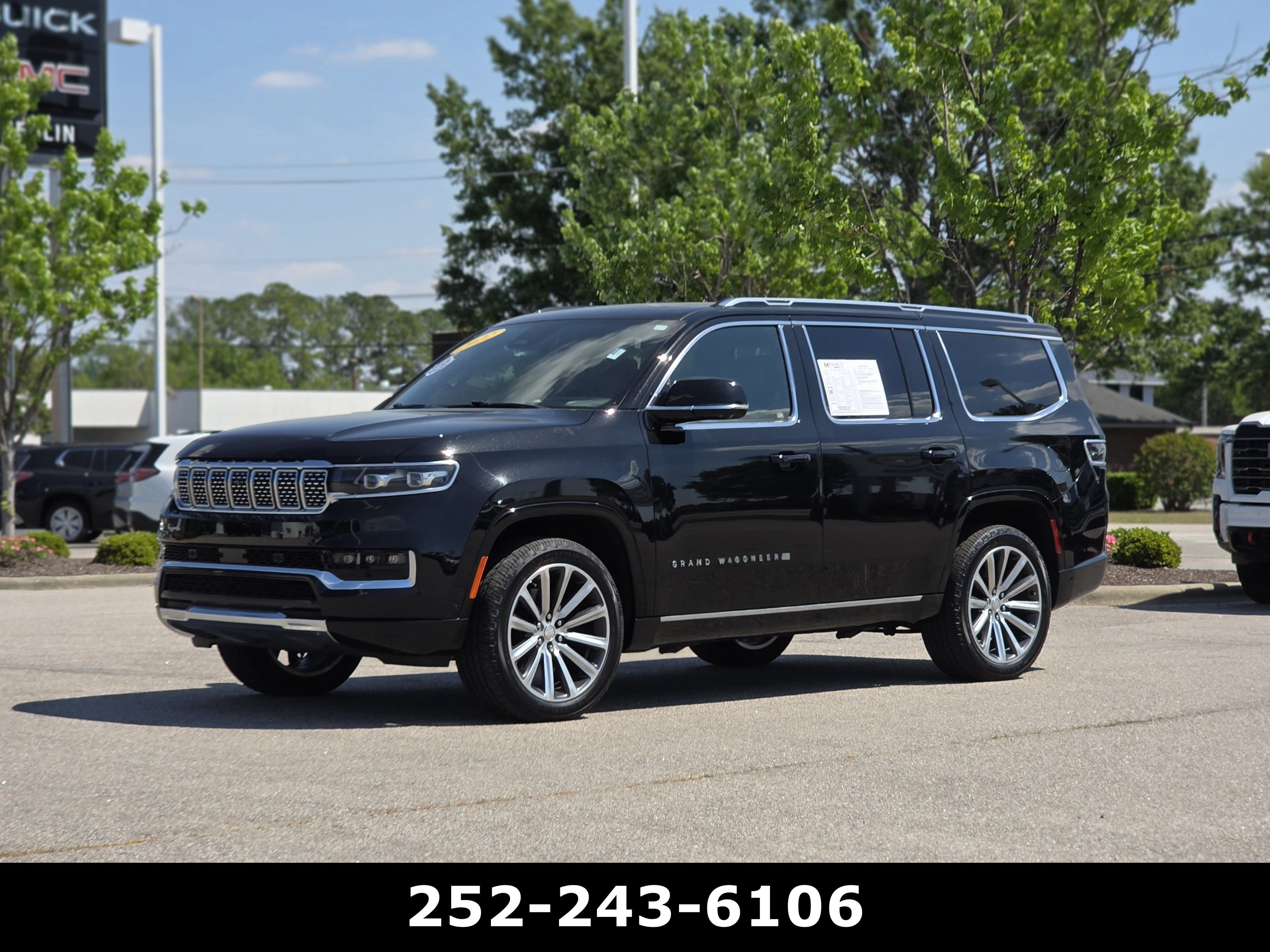 Used 2022 Diamond Black Crystal Pearlcoat Jeep Series II image 3