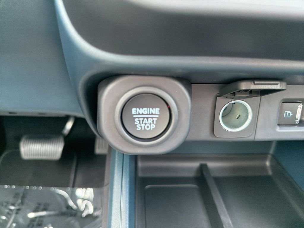 New 2026 Oxford White Ford Lariat® image 34
