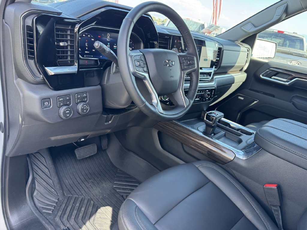 Used 2026 White Chevrolet LT Trail Boss image 17