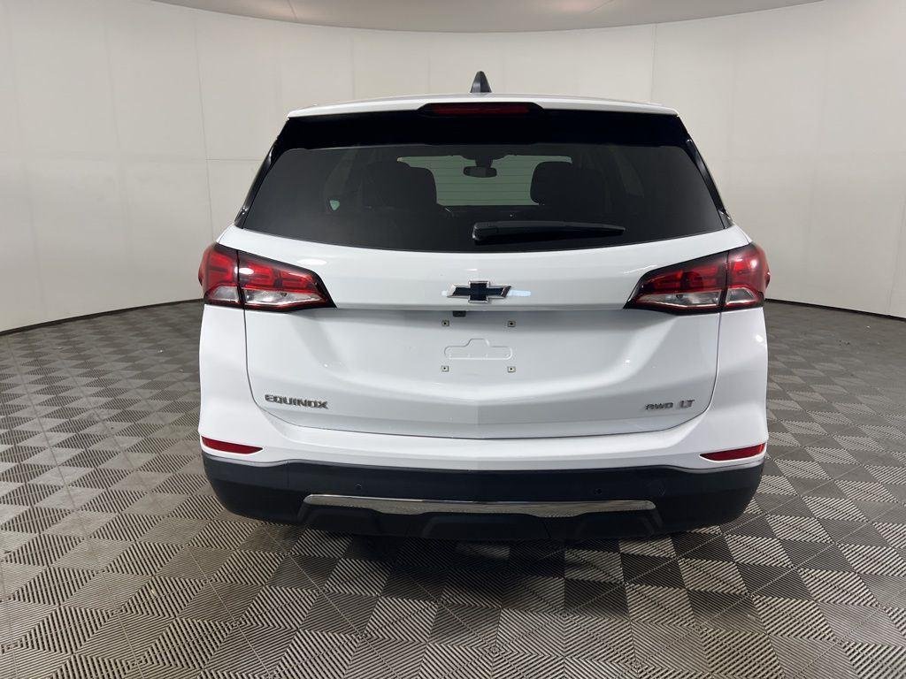 Used 2024 Summit White Chevrolet LT image 6