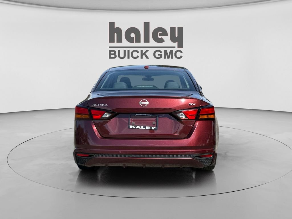 Used 2024 Red Nissan 2.5 SV image 4