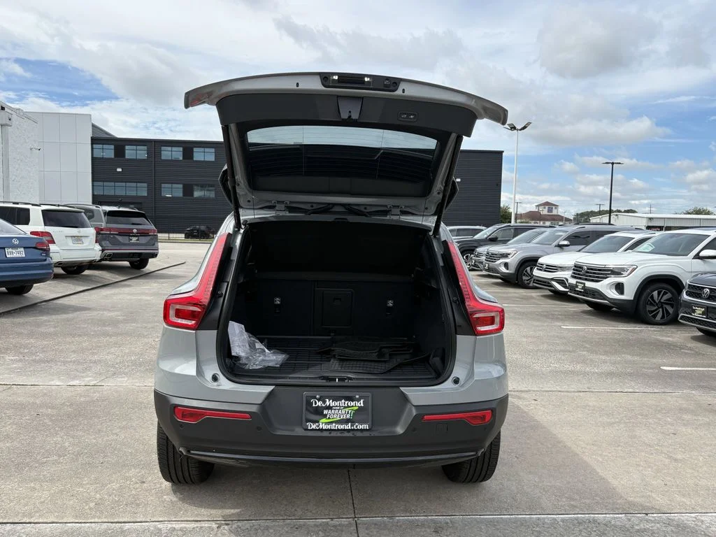 New 2026 Vapour Grey Volvo Plus image 26
