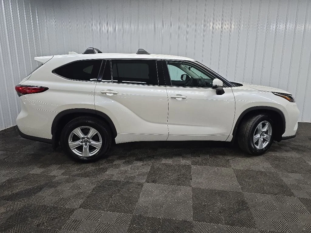Used 2020 White Toyota L image 2