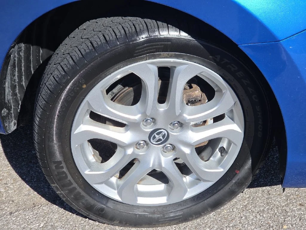 Used 2016 Blue Scion Base image 17