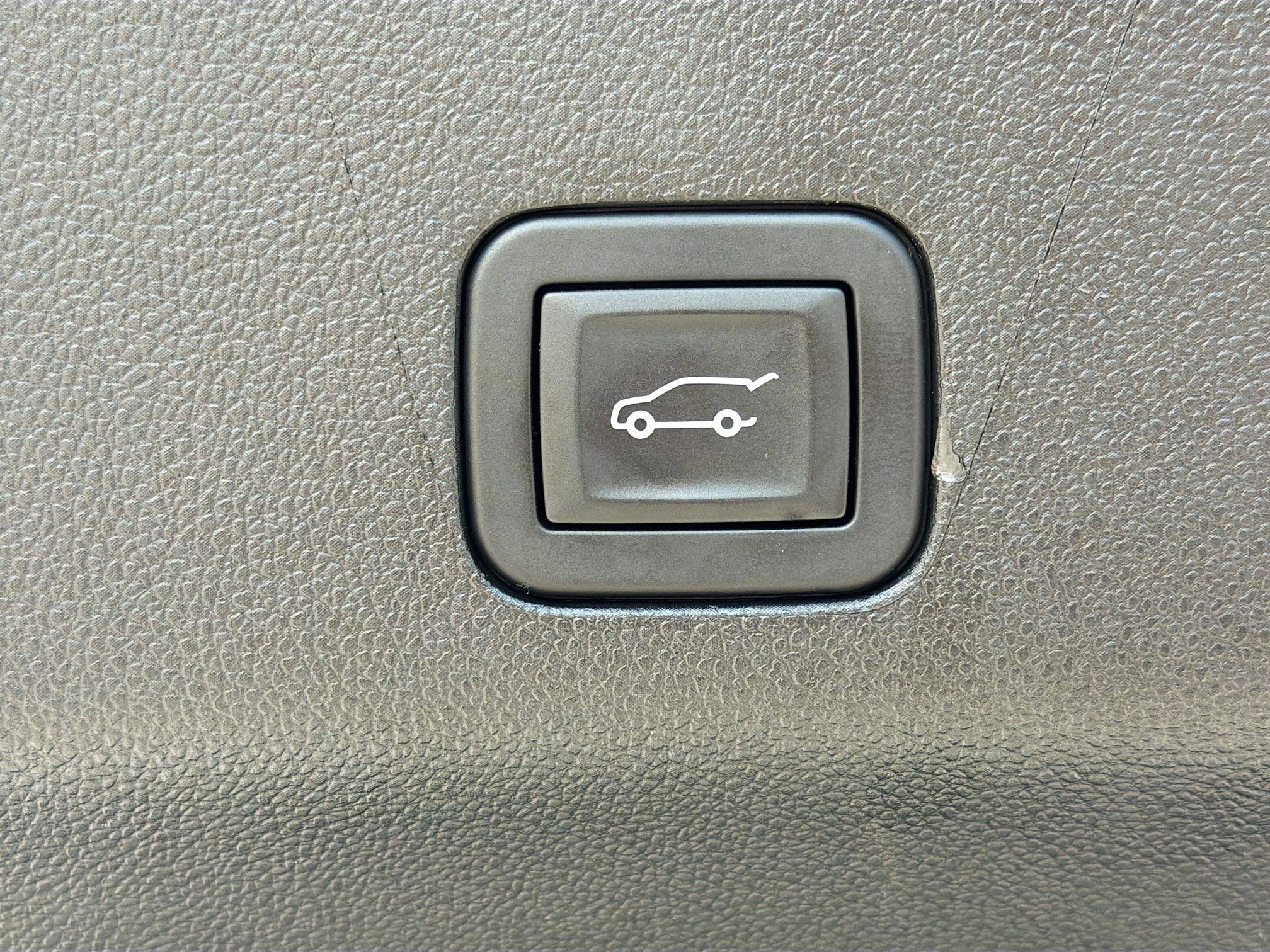 Used 2025 Crystal White Tricoat Cadillac 4WD Sport Platinum image 14