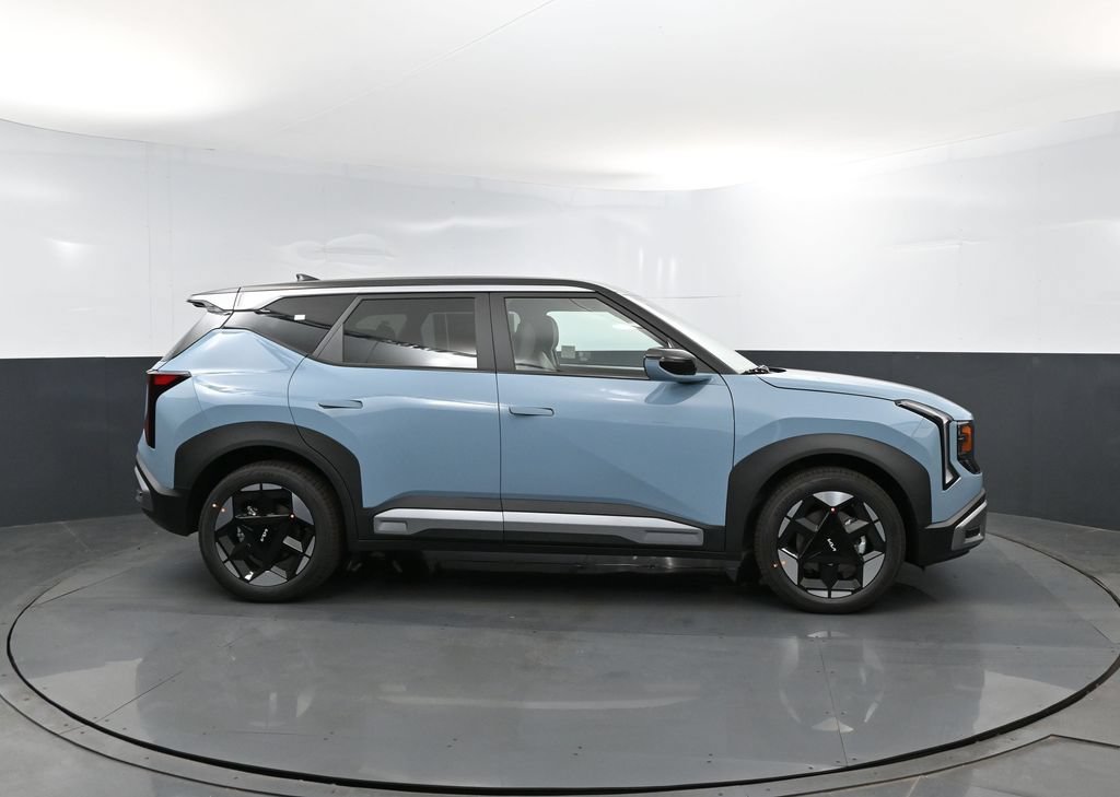 New 2027 Frost Blue / Black Roof Kia S image 4