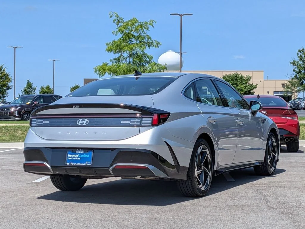 Used 2026 Silver Hyundai SEL Sport image 7