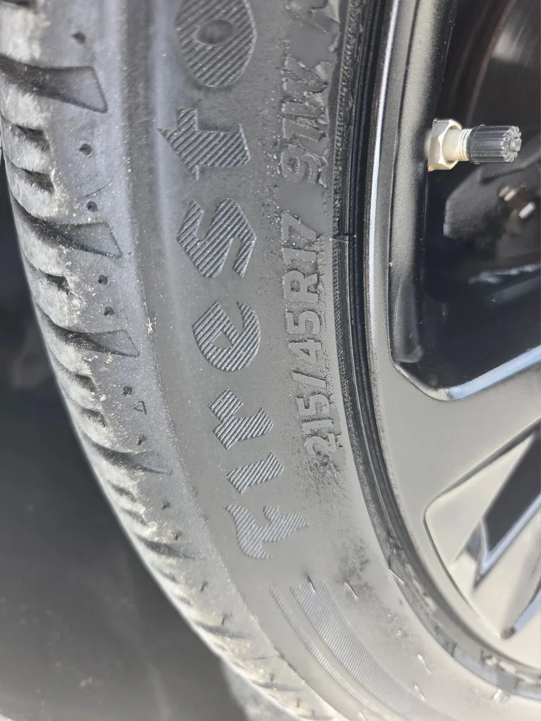 Used 2017 Silver Toyota SE image 19
