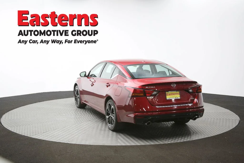 Used 2023 Red Nissan 2.5 SR image 64