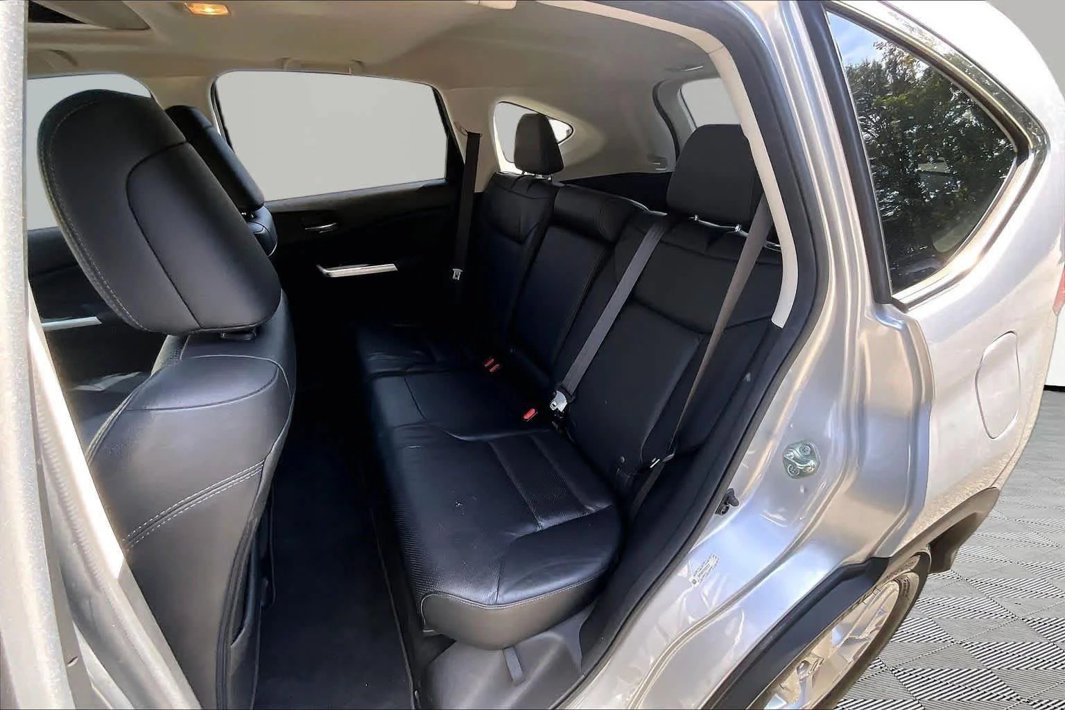 Used 2015 Alabaster Silver Metallic Honda EX-L image 20