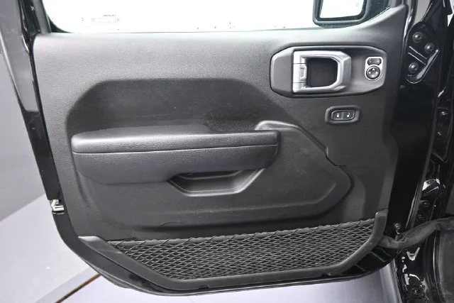 Used 2024 Black Jeep Rubicon image 27