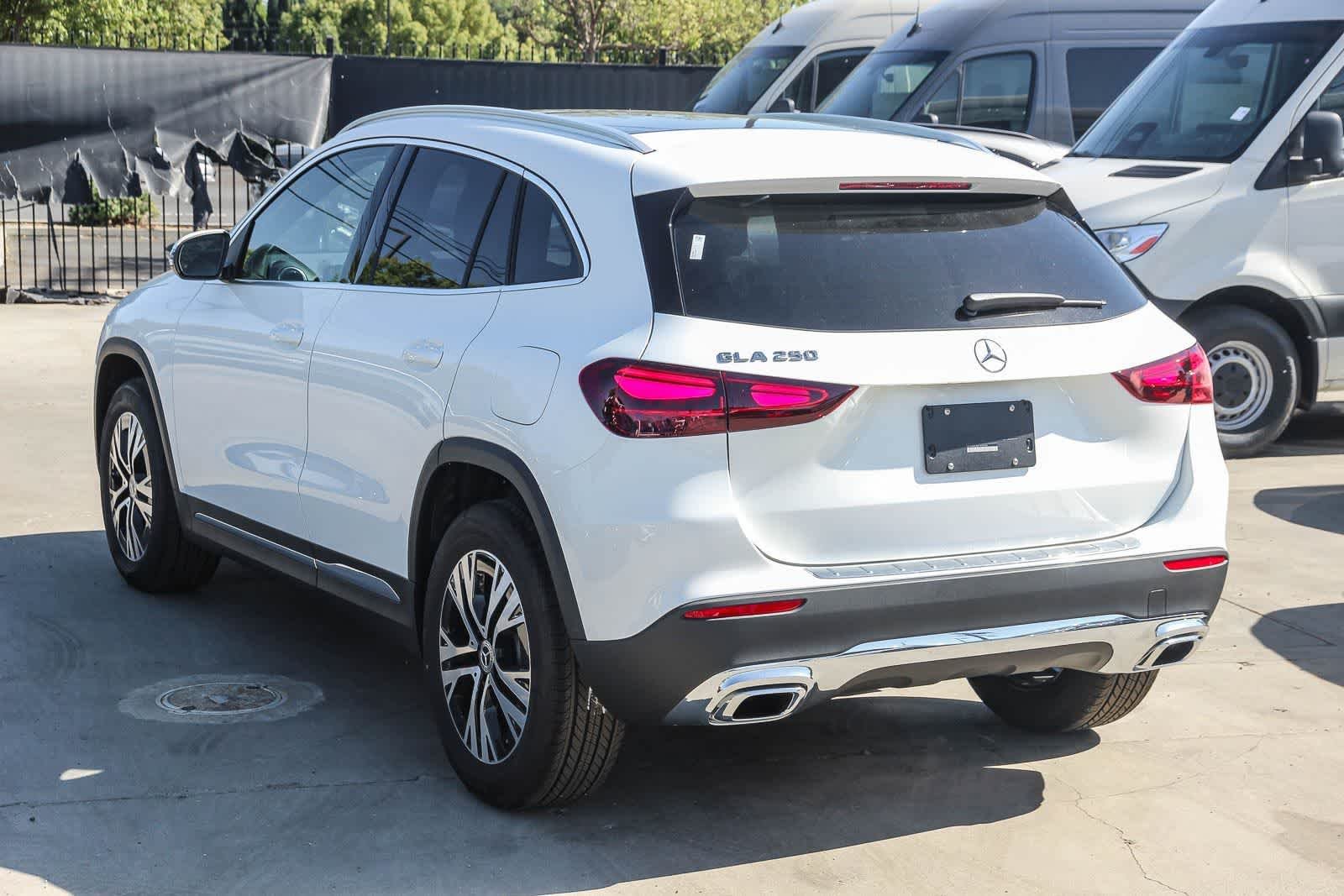 New 2026 Polar White Mercedes-Benz GLA 250 image 6
