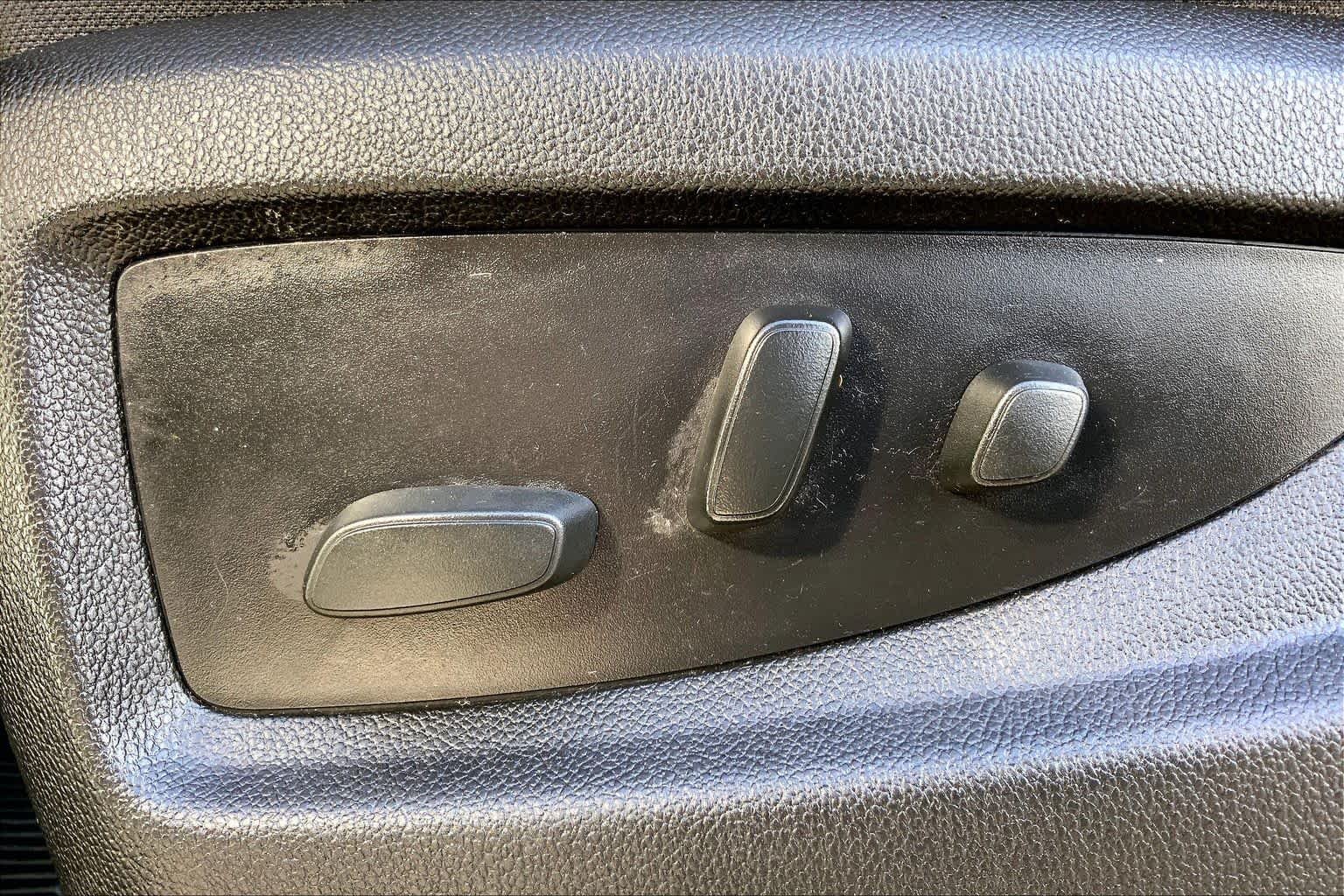 Used 2017 Silver Ice Metallic Chevrolet LT image 34