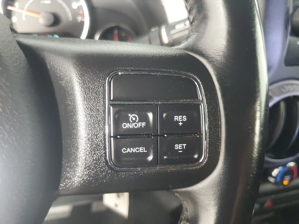 Used 2018 Gray Jeep Sport 4x4 image 21