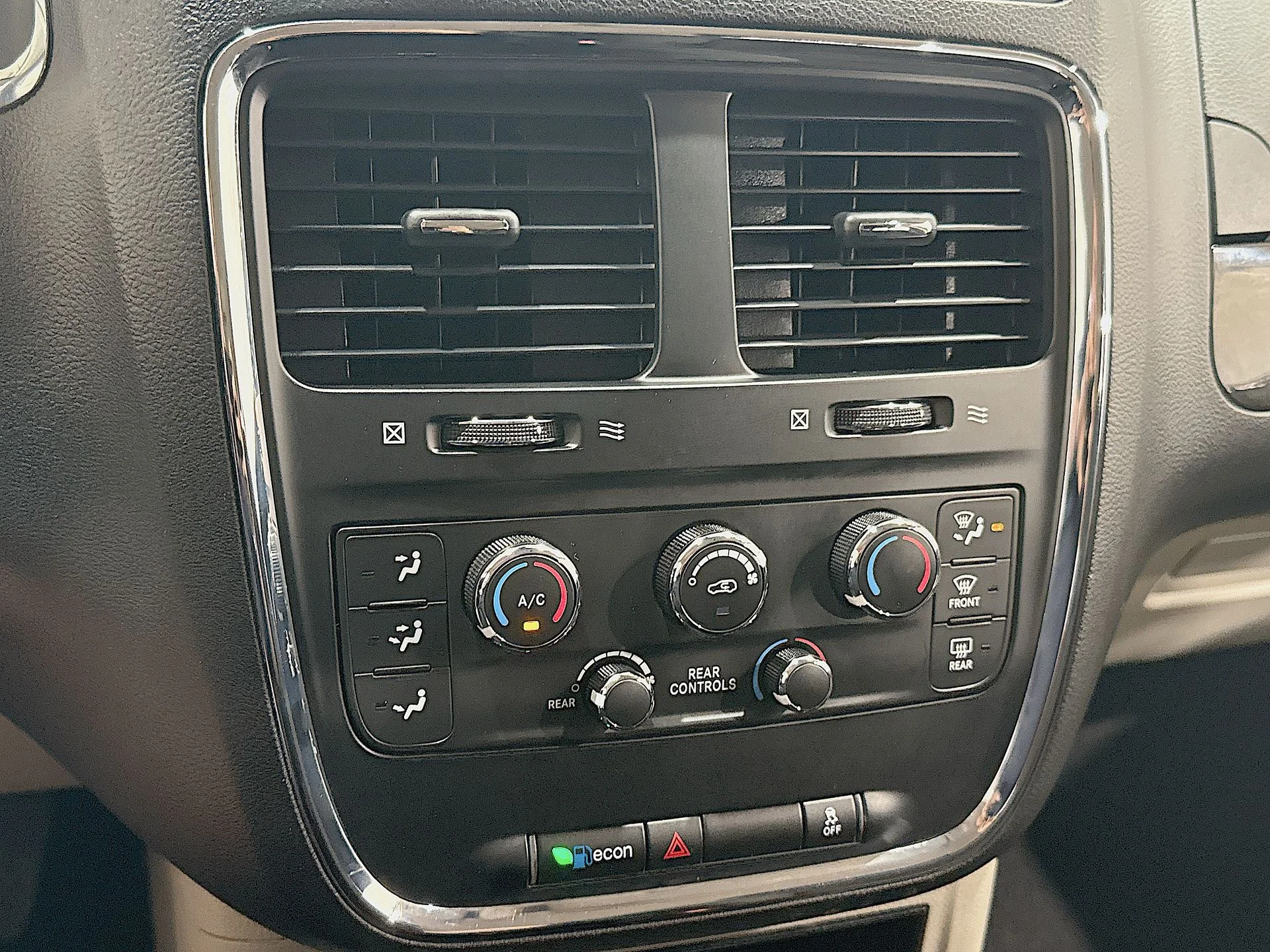Used 2019 White Dodge SE image 16