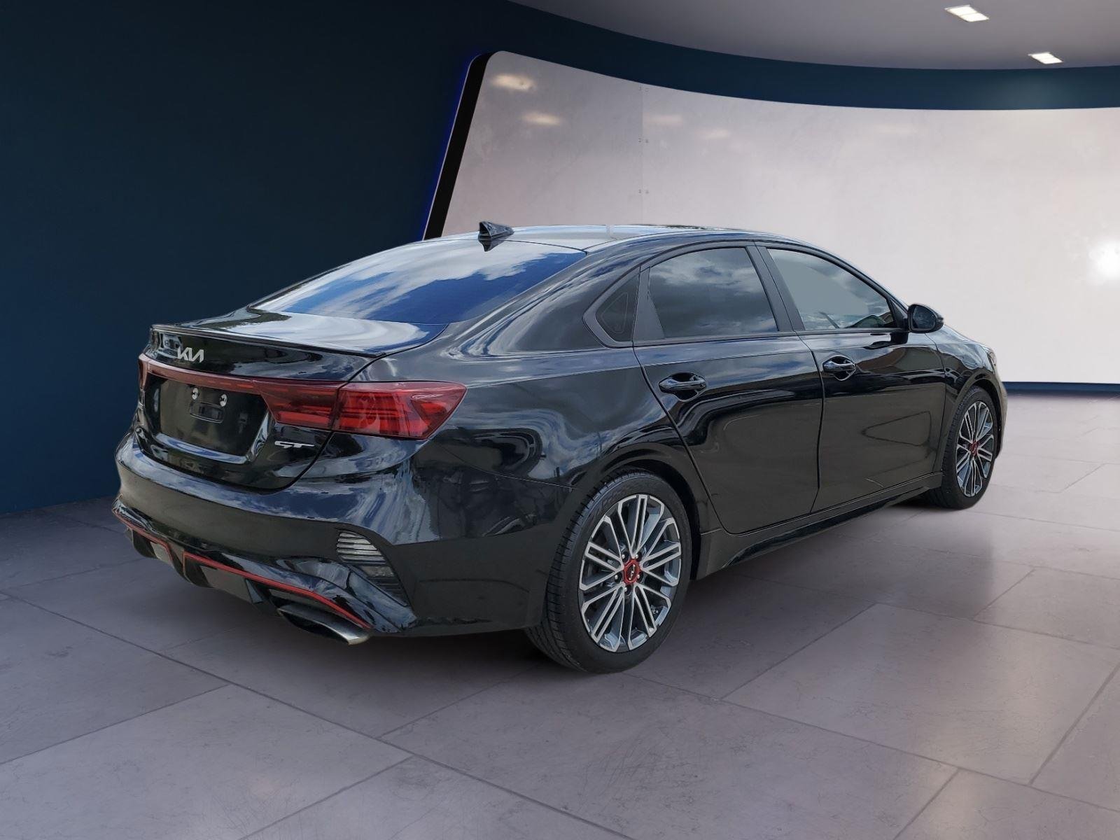 2023 Kia Forte GT - Photo 5
