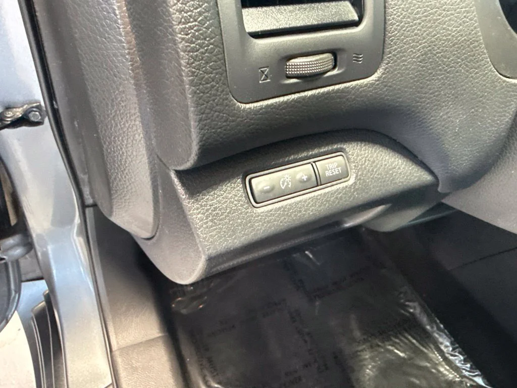 Used 2018 Gray Nissan 2.5 SV image 23