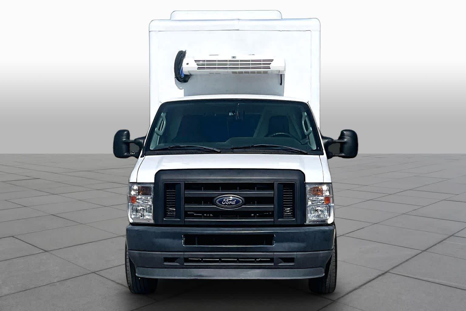 Pre-Owned 2023 Ford E-Series Cutaway