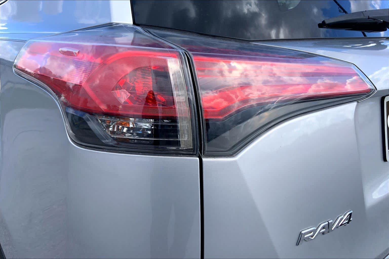 Used 2016 Silver Sky Metallic Toyota XLE image 28