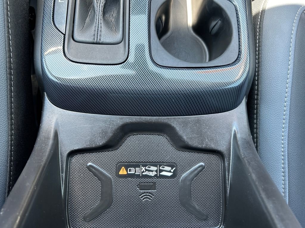 Used 2022 Black Chevrolet Z71 image 36