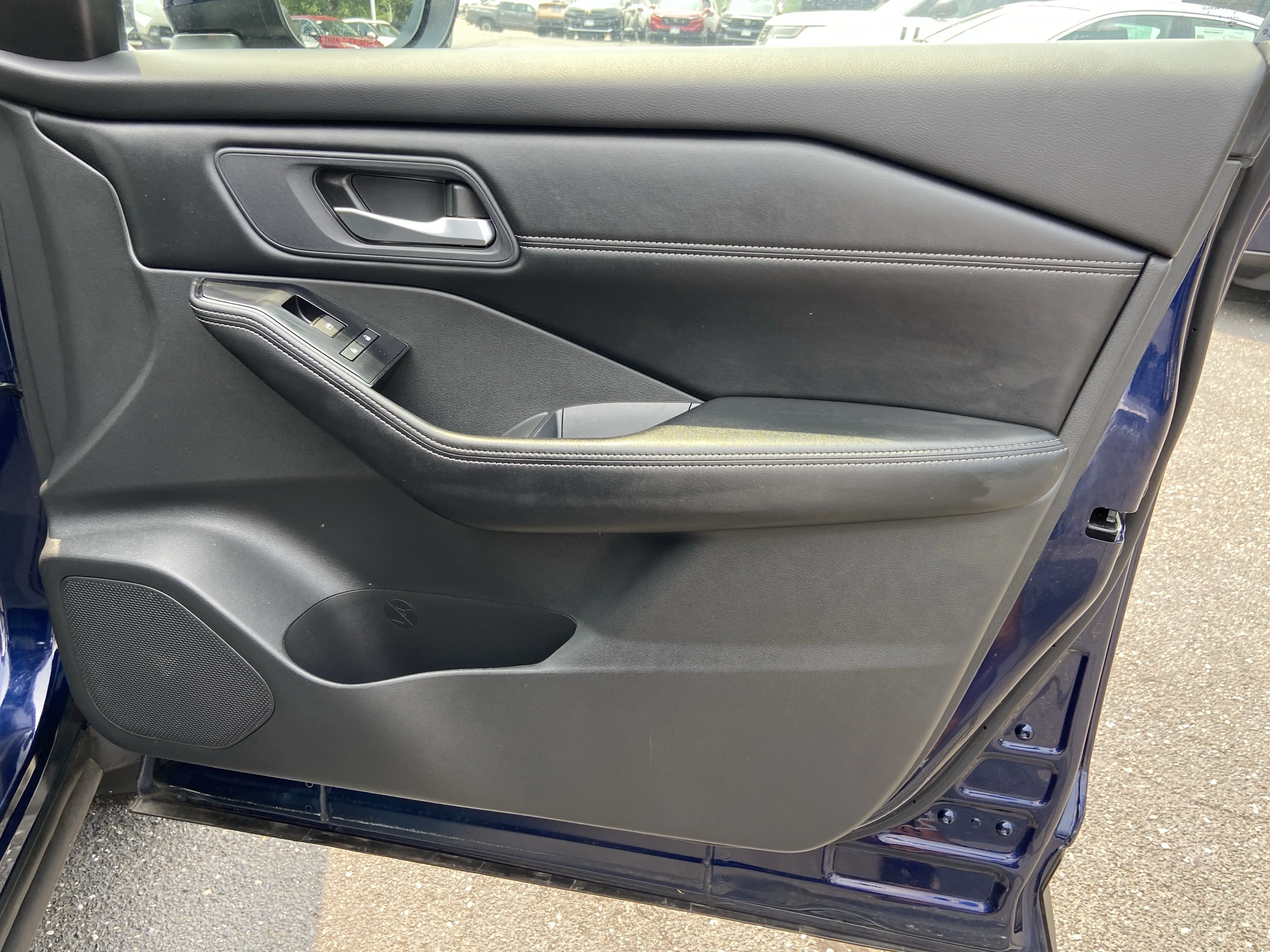 2024 Nissan Rogue SV - Photo 27