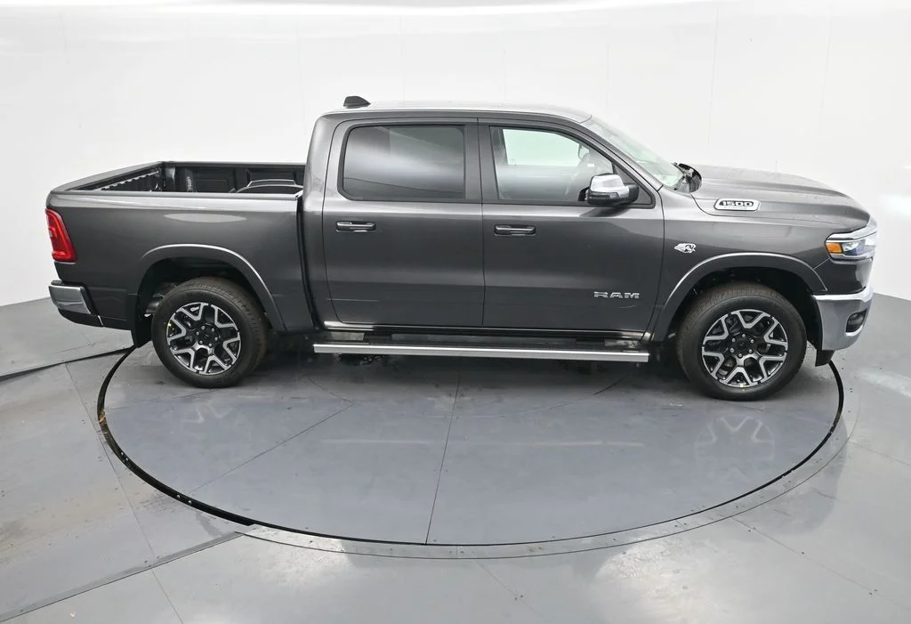 New 2026 Granite Crystal Metallic Clear-Coat Exterior Paint RAM Laramie image 25