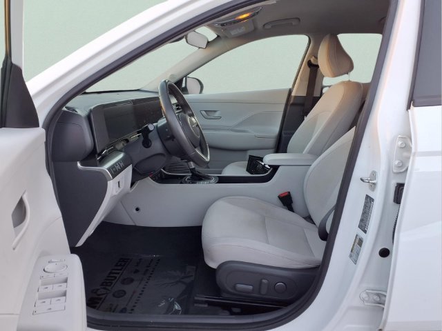 Used 2024  Hyundai SEL image 13