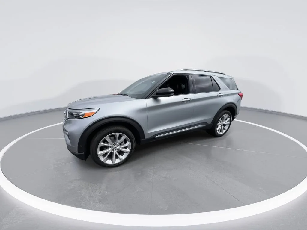 Used 2021 Silver Ford Platinum image 4