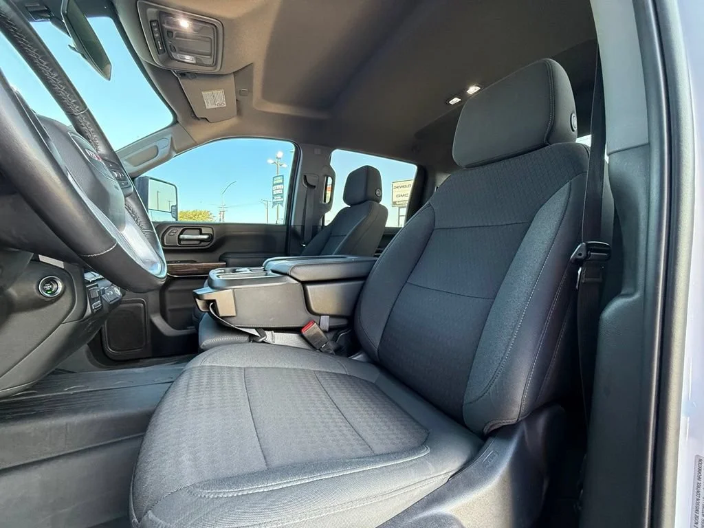 Used 2022 SUMMIT WHITE GMC SLE image 31