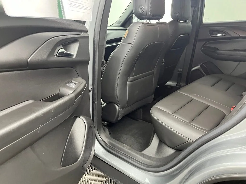 Used 2023 Gray Chevrolet ACTIV image 37