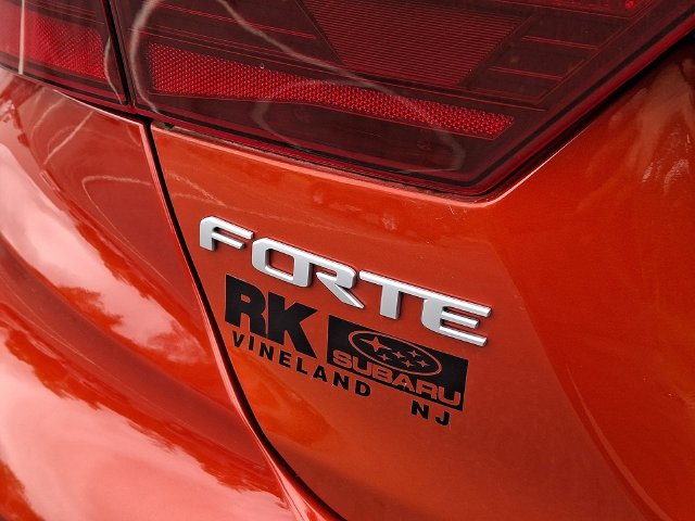 Used 2022 Red Kia LXS image 31