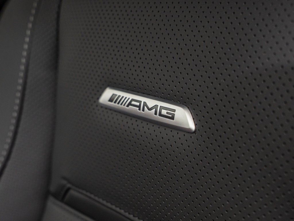 New 2027 MANUFAKTUR Moonlight White Metallic Mercedes-Benz AMG® GLE 53e 4MATIC+ Coupe image 26