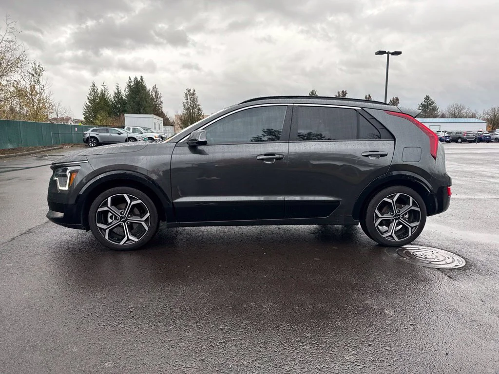 Used 2024 Graphite Gray Kia EX Touring image 4