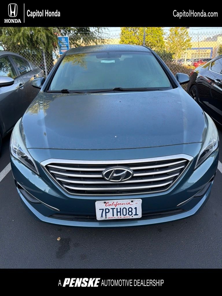 Used 2016 Blue Hyundai SE image 1